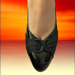 Black closed-toe strappy sandals